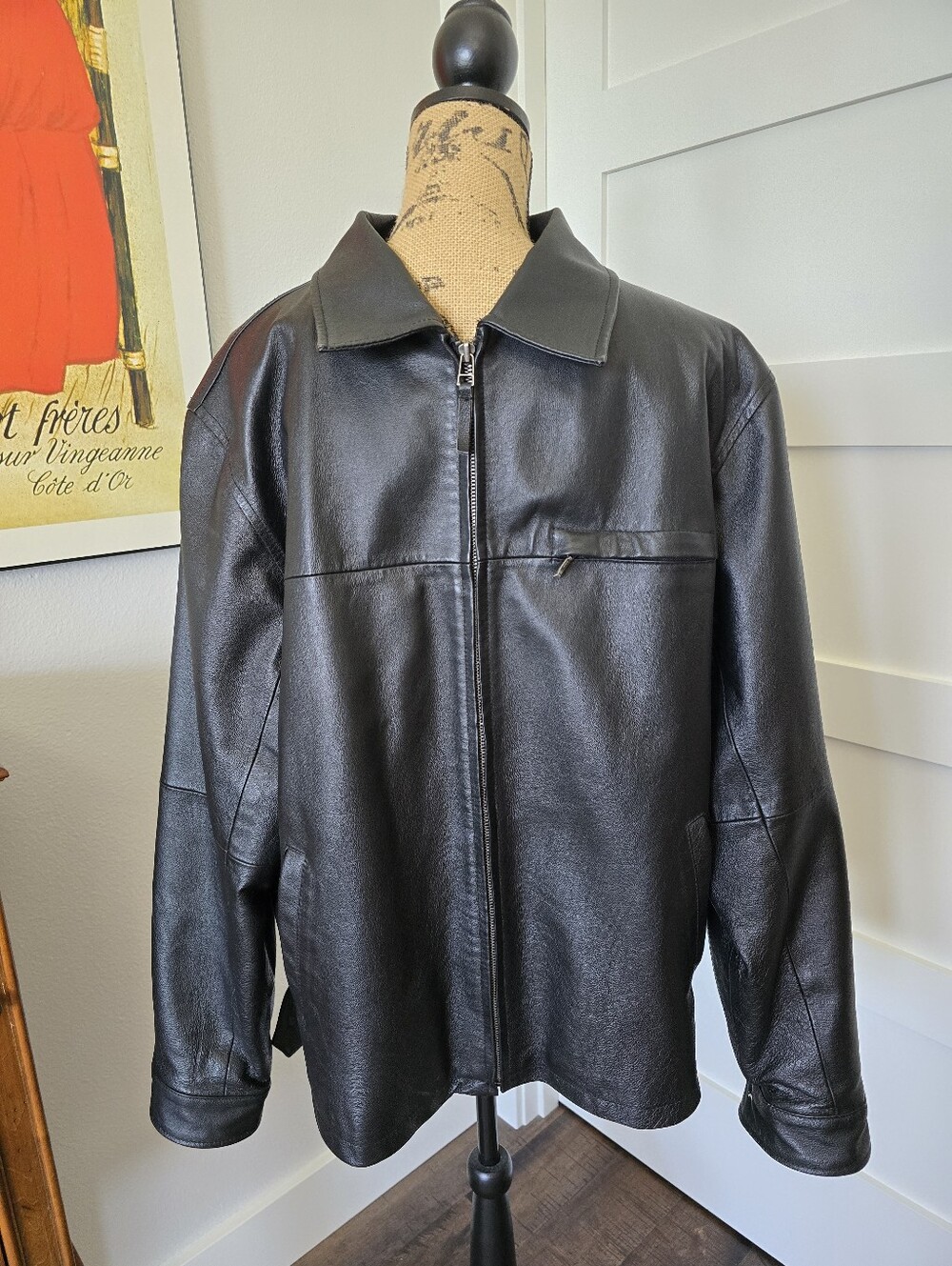Shaver Lake Men's Lined Leather Classic Black Leather Jacket Size Large. EUC.
